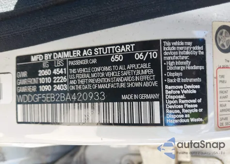 2011 Mercedes-Benz C 300 Luxury/Sport z USA, uszkodzony, nr VIN WDDGF5EB2BA420933